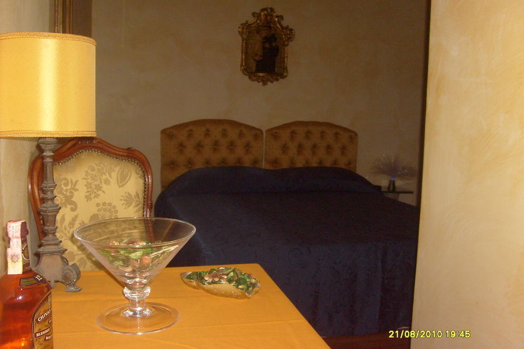 B&B Carolina Plebiscito R. Neapel Rum bild