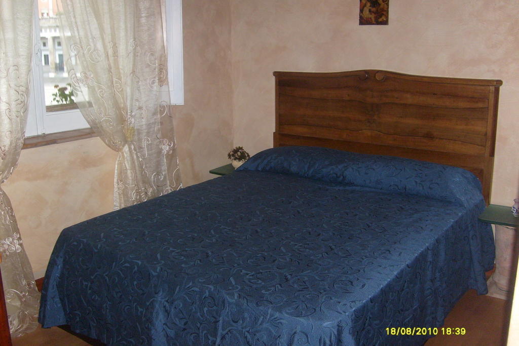 B&B Carolina Plebiscito R. Neapel Rum bild